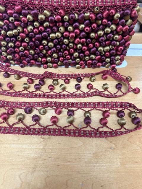 Classical Elements Trim Burgundy Gold Balls SA 130/21